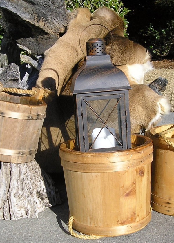 Lantern & water bucket for your lantern walk